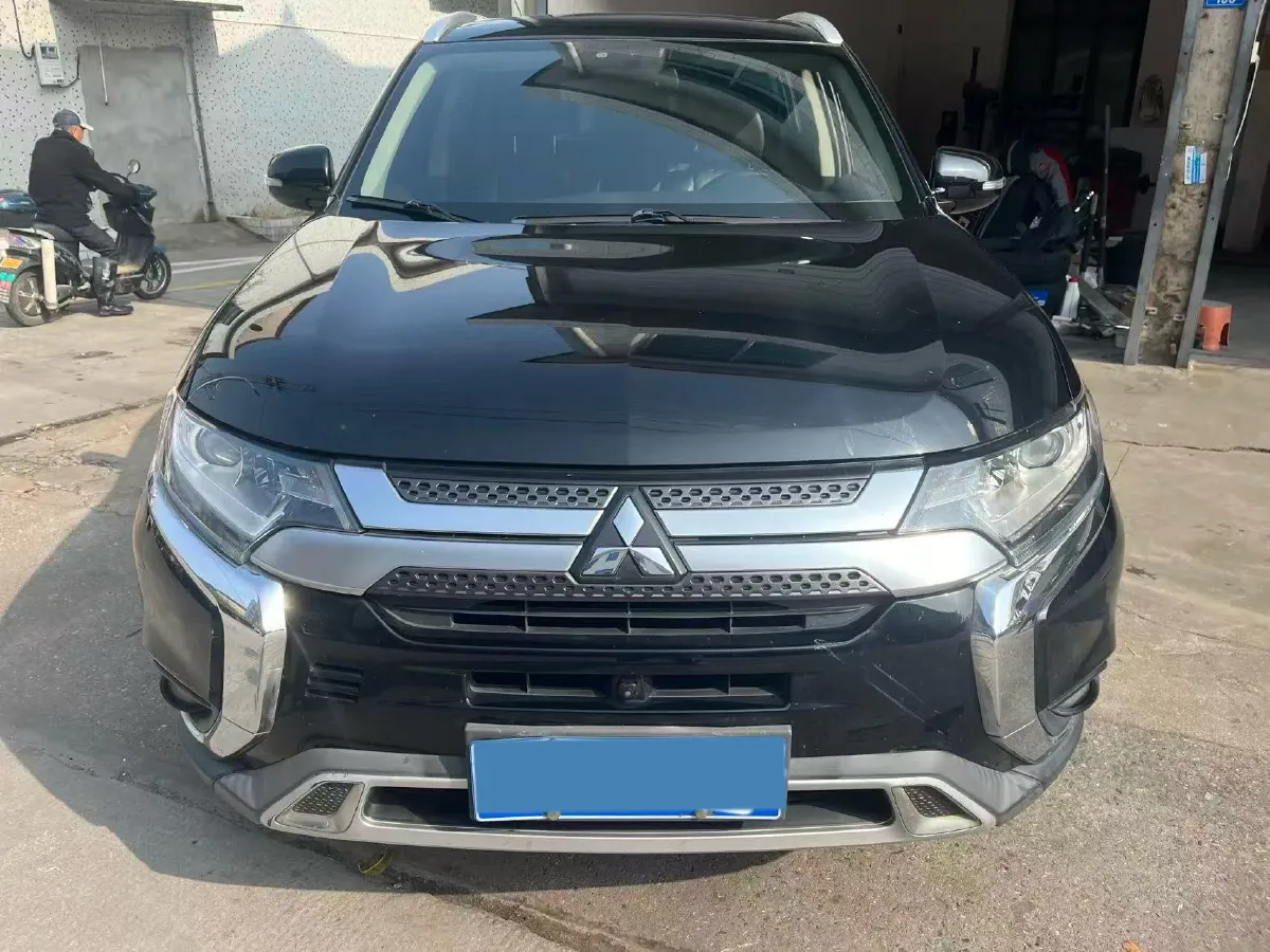 2019 Mitsubishi Outlander 2.0L 166HP L4 CVT,autocango,china used car exporter,china ev exporter,chinese used car exporter,chinese used ev exporter