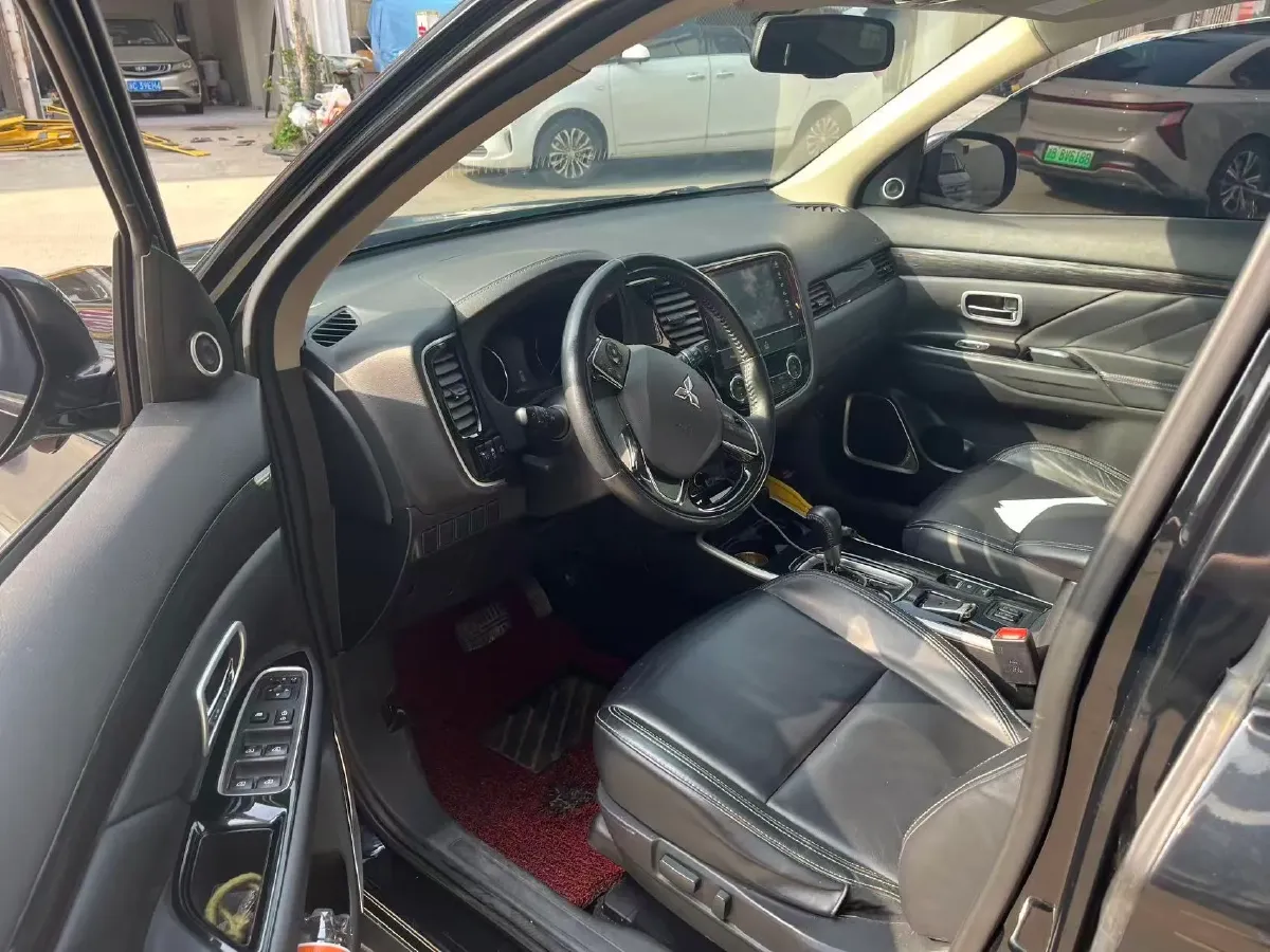 2019 Mitsubishi Outlander 2.0L 166HP L4 CVT,autocango,china used car exporter,china ev exporter,chinese used car exporter,chinese used ev exporter