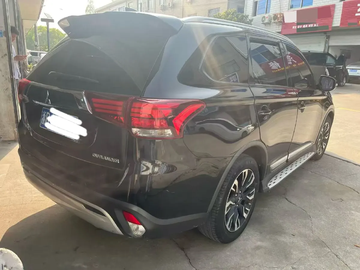 2019 Mitsubishi Outlander 2.0L 166HP L4 CVT,autocango,china used car exporter,china ev exporter,chinese used car exporter,chinese used ev exporter