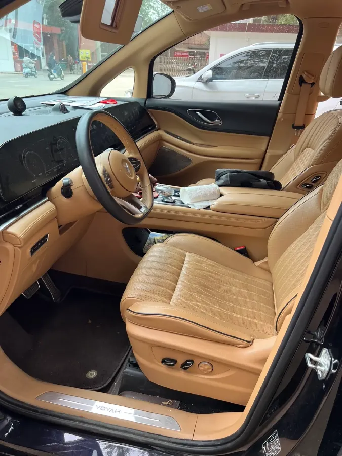 2022 Voyah Dream 1.5T 136HP L4 PHEV 25.57KWH,autocango,china used car exporter,china ev exporter,chinese used car exporter,chinese used ev exporter