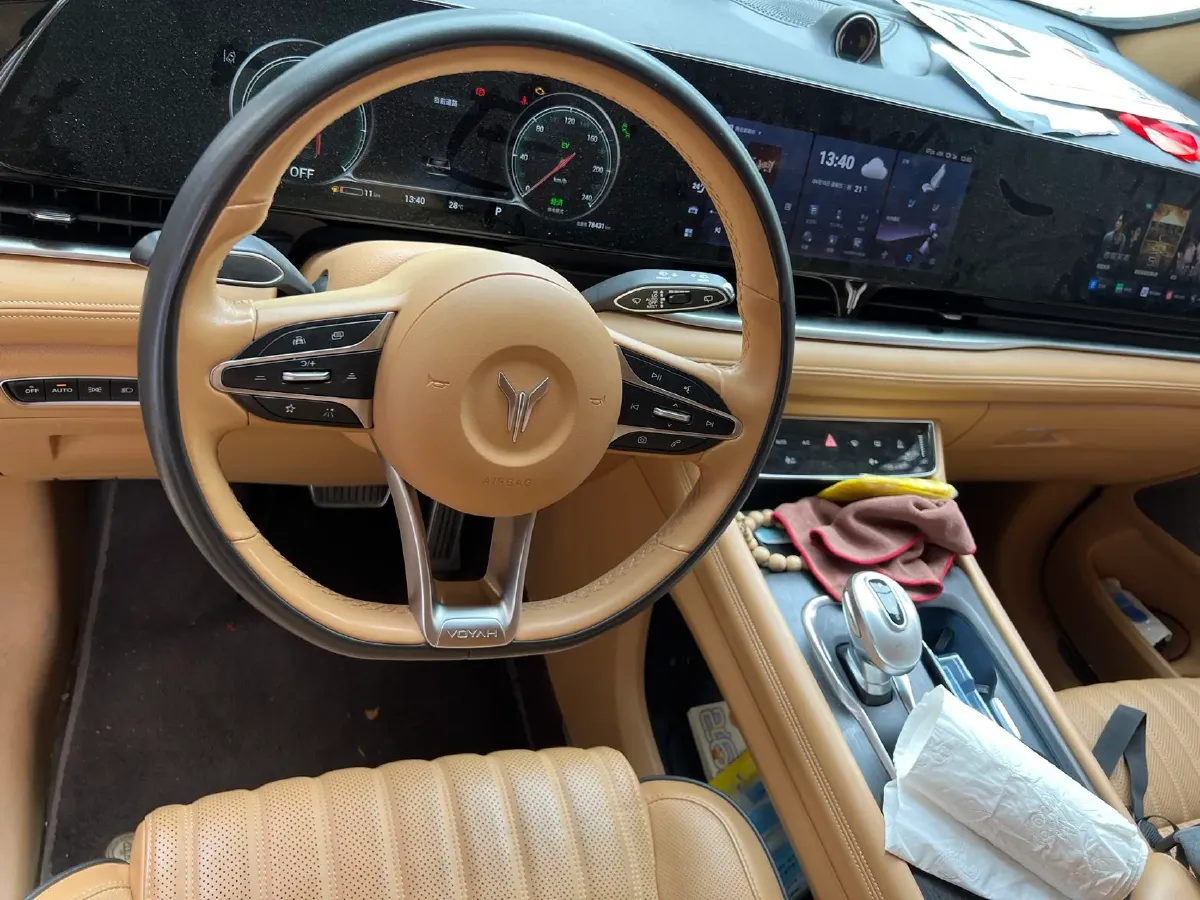 2022 Voyah Dream 1.5T 136HP L4 PHEV 25.57KWH,autocango,china used car exporter,china ev exporter,chinese used car exporter,chinese used ev exporter