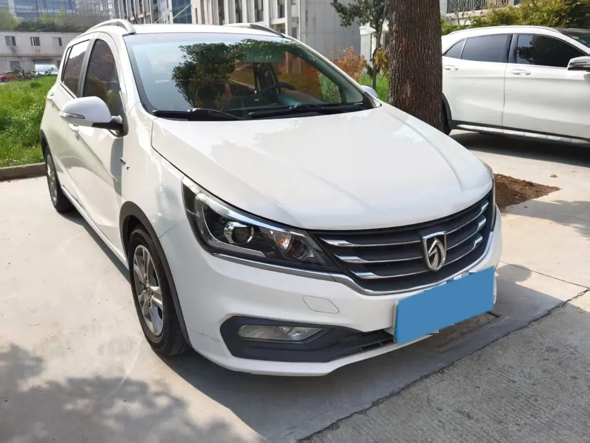 2017 BaoJun 310 1.5L 112HP L4 6MT,autocango,china used car exporter,china ev exporter,chinese used car exporter,chinese used ev exporter