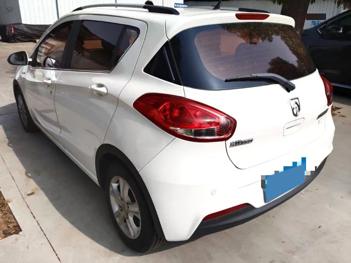 2017 BaoJun 310 1.5L 112HP L4 6MT,autocango,china used car exporter,china ev exporter,chinese used car exporter,chinese used ev exporter