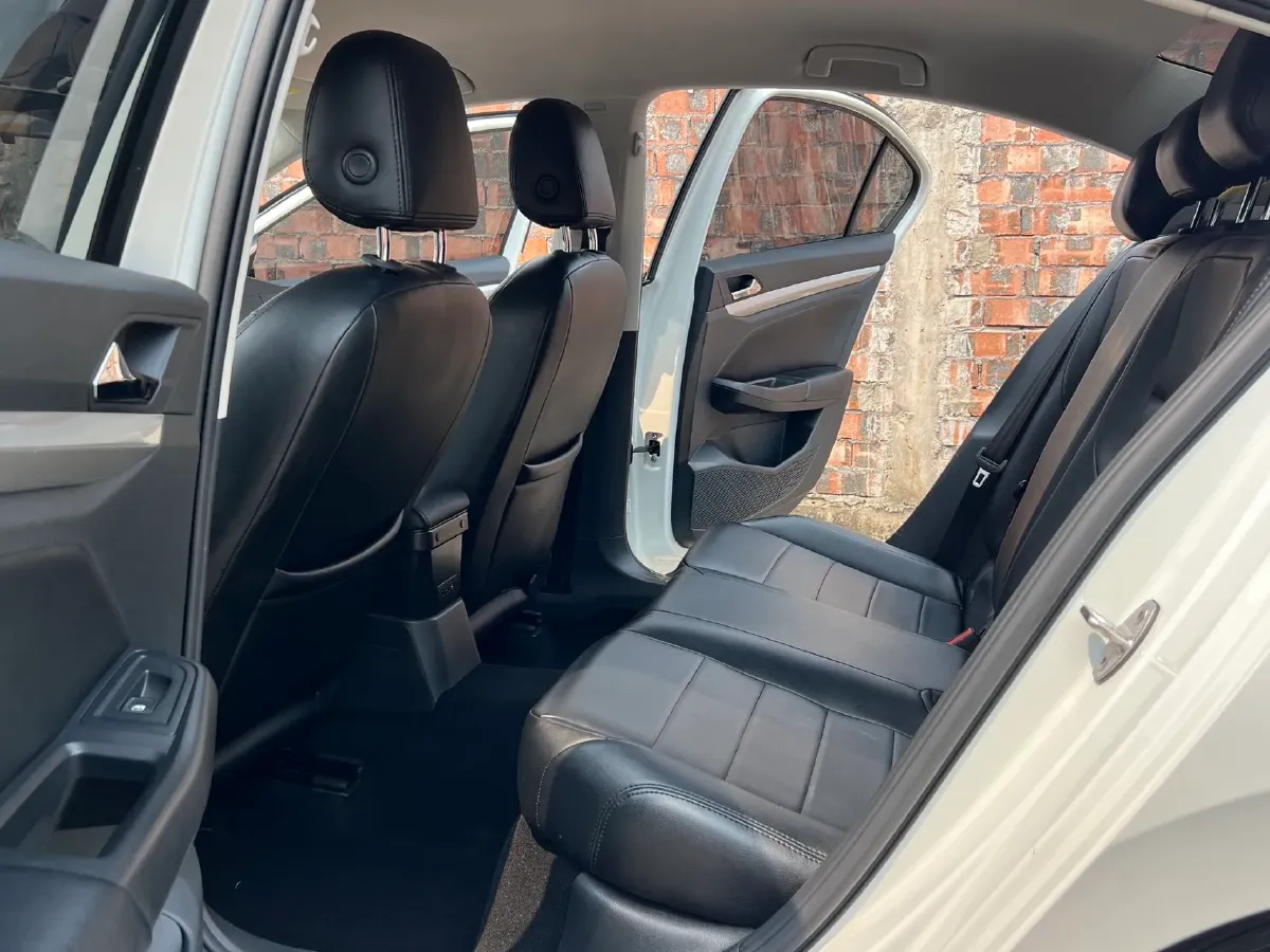 2019 Bestune T77 1.2T 143HP L4 7DCT,autocango,china used car exporter,china ev exporter,chinese used car exporter,chinese used ev exporter