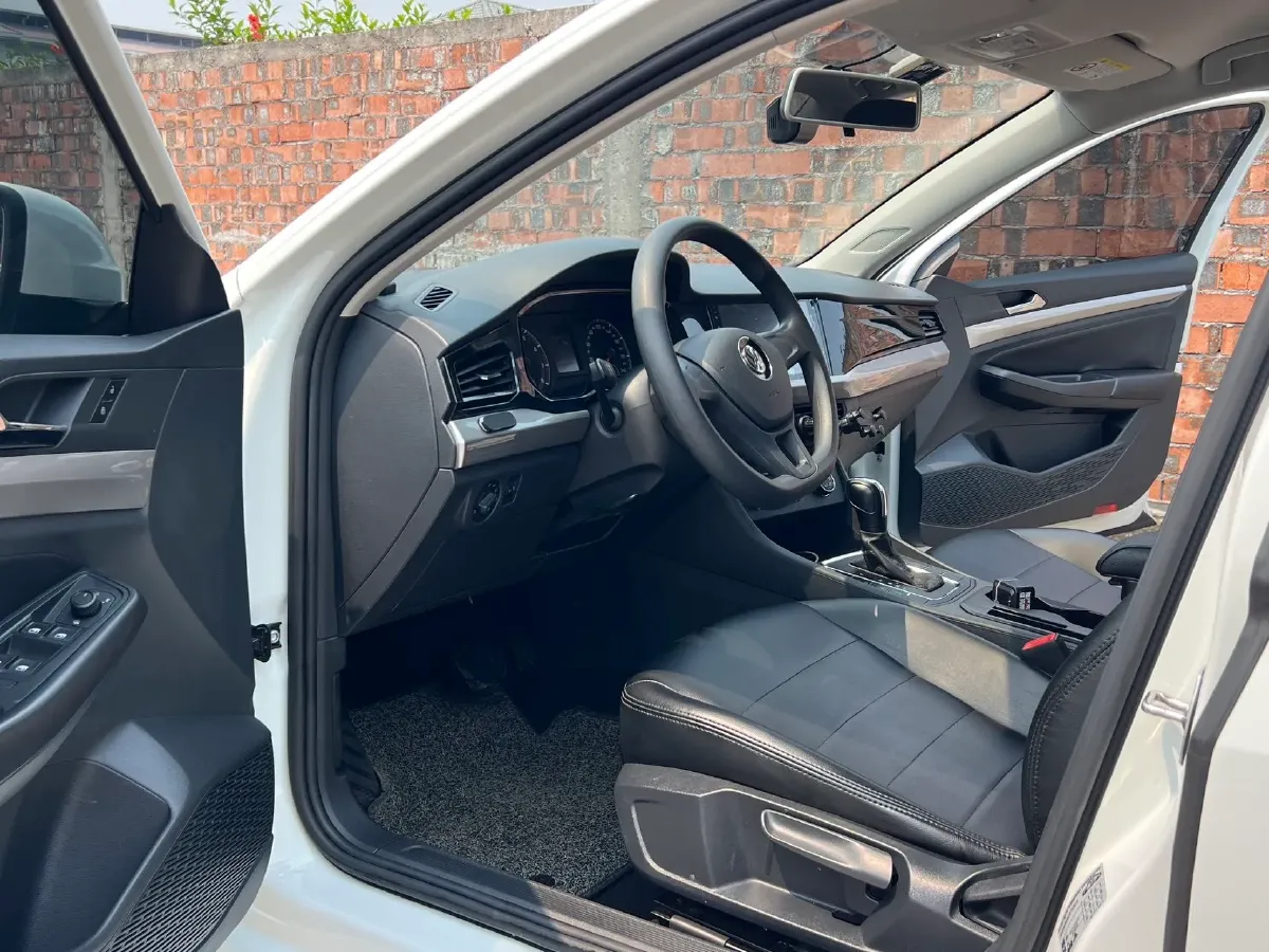 2019 Bestune T77 1.2T 143HP L4 7DCT,autocango,china used car exporter,china ev exporter,chinese used car exporter,chinese used ev exporter