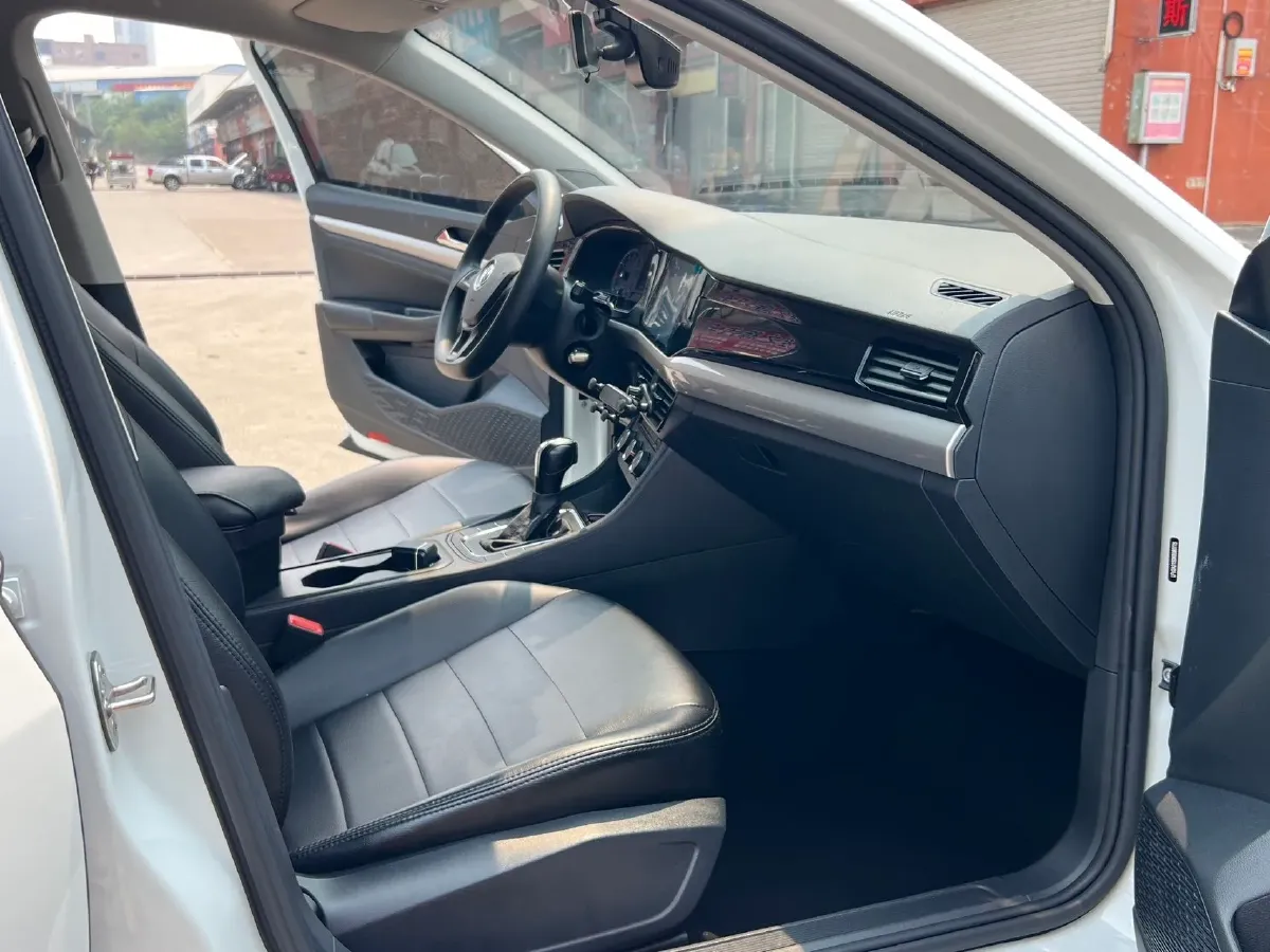 2019 Bestune T77 1.2T 143HP L4 7DCT,autocango,china used car exporter,china ev exporter,chinese used car exporter,chinese used ev exporter