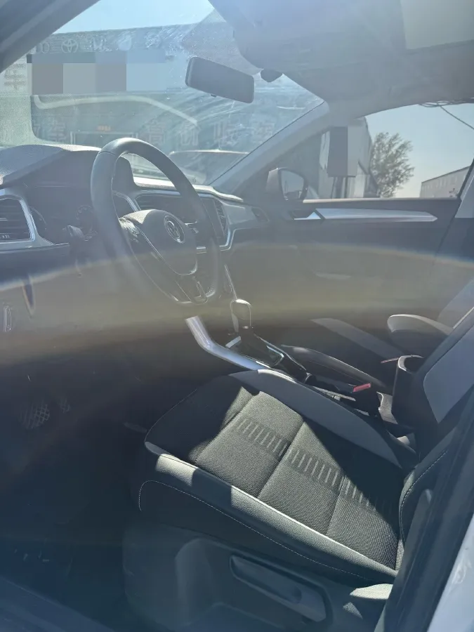 2021 Volkswagen T-Roc 1.4T 150HP L4 7DCT,autocango,china used car exporter,china ev exporter,chinese used car exporter,chinese used ev exporter