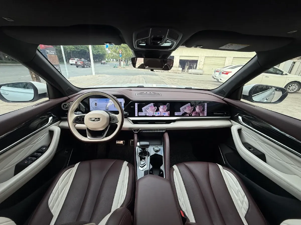 2021 Geely Monjaro 2.0T 218HP L4 7DCT,autocango,china used car exporter,china ev exporter,chinese used car exporter,chinese used ev exporter