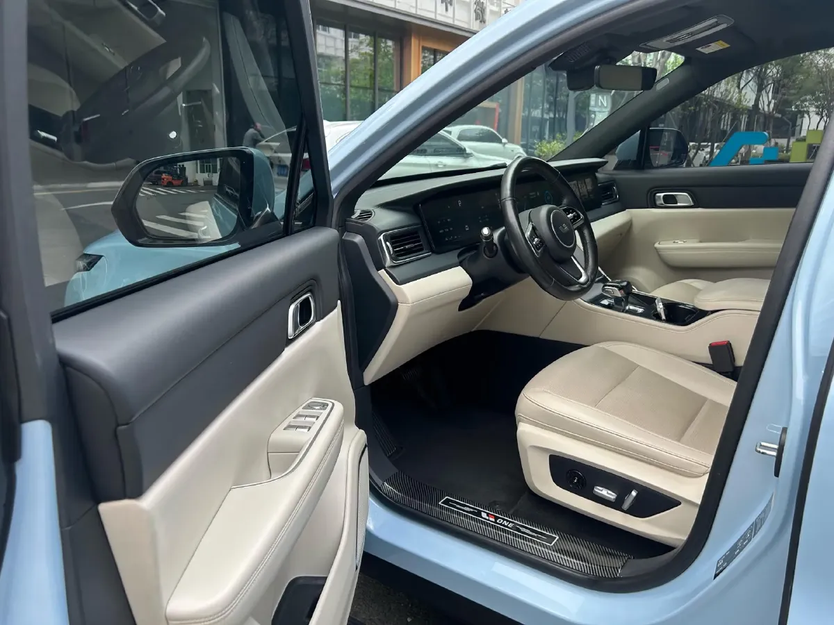 2021 Li ONE Range Extended 131HP REEV 40.5KWH,autocango,china used car exporter,china ev exporter,chinese used car exporter,chinese used ev exporter
