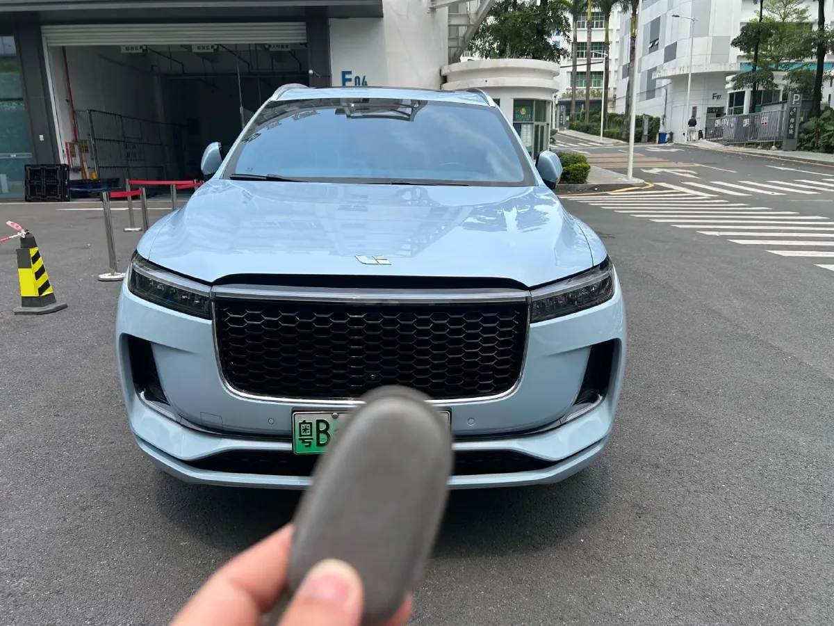 2021 Li ONE Range Extended 131HP REEV 40.5KWH,autocango,china used car exporter,china ev exporter,chinese used car exporter,chinese used ev exporter