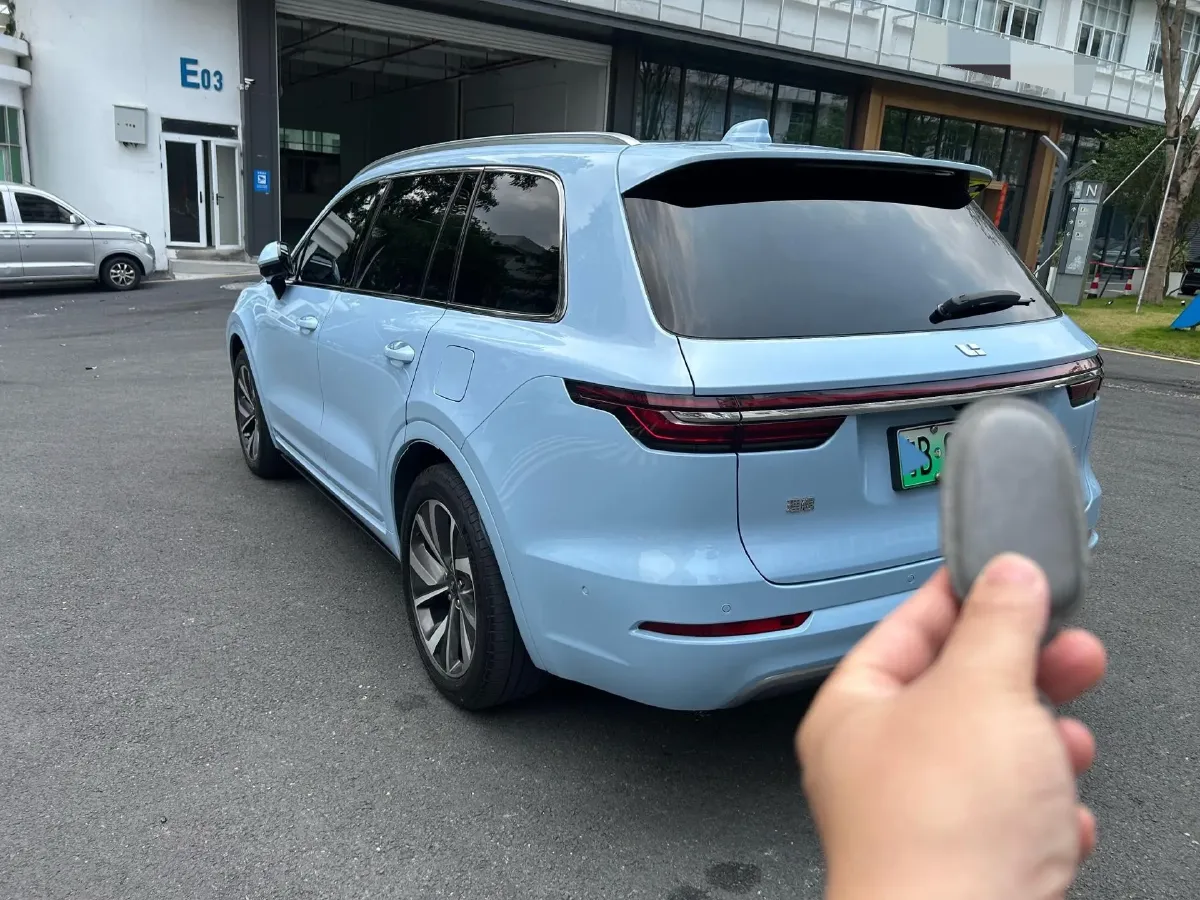 2021 Li ONE Range Extended 131HP REEV 40.5KWH,autocango,china used car exporter,china ev exporter,chinese used car exporter,chinese used ev exporter