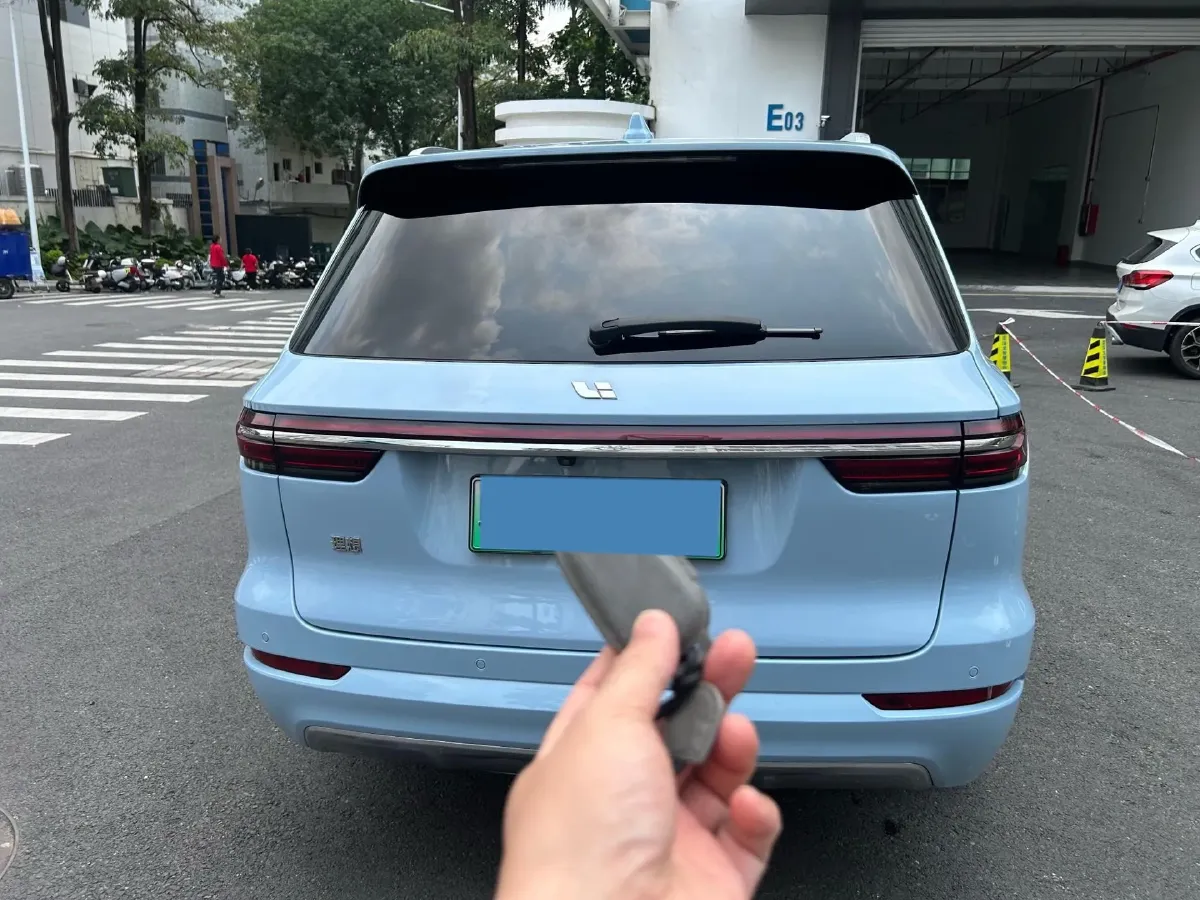 2021 Li ONE Range Extended 131HP REEV 40.5KWH,autocango,china used car exporter,china ev exporter,chinese used car exporter,chinese used ev exporter