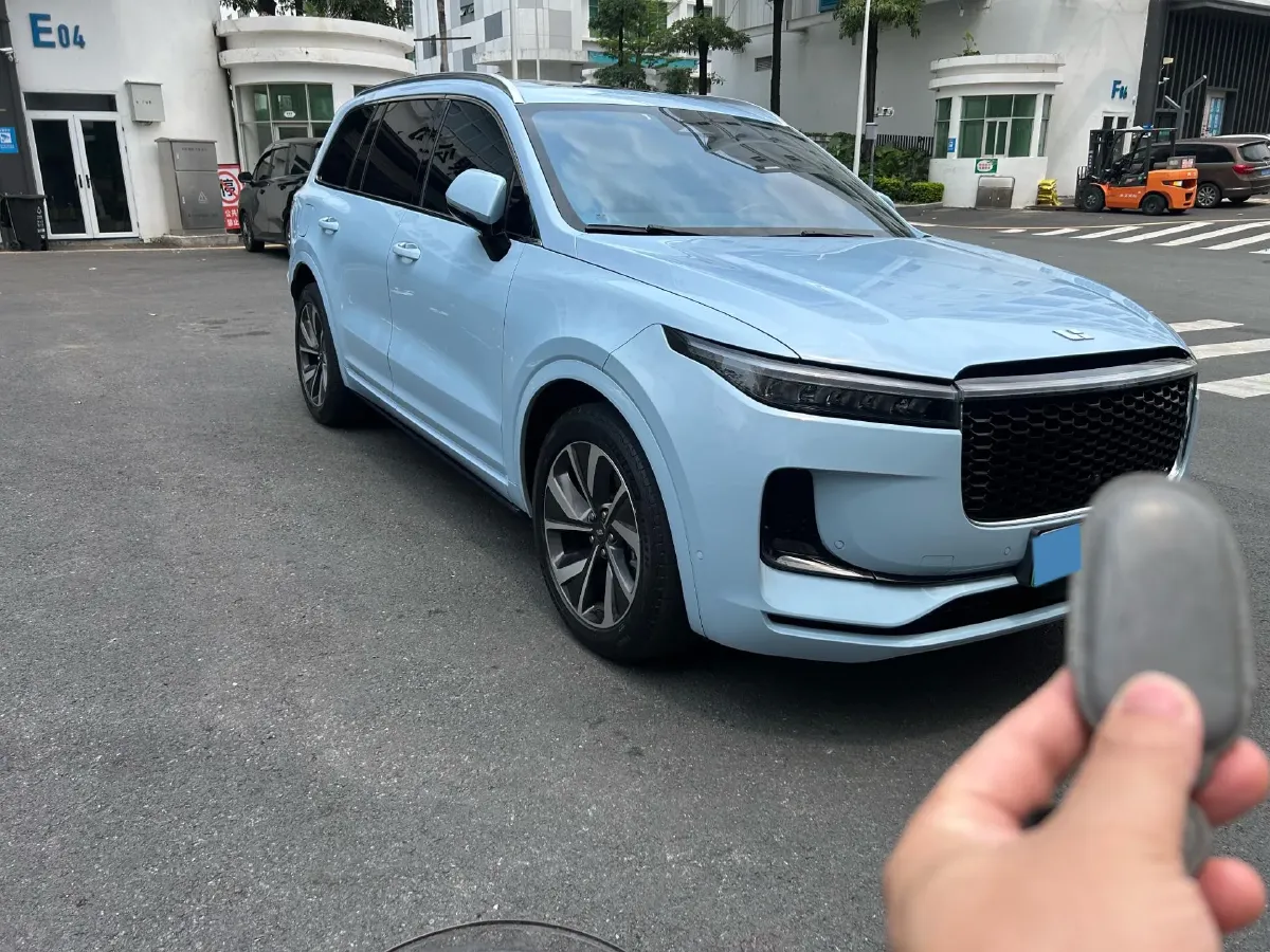 2021 Li ONE Range Extended 131HP REEV 40.5KWH,autocango,china used car exporter,china ev exporter,chinese used car exporter,chinese used ev exporter