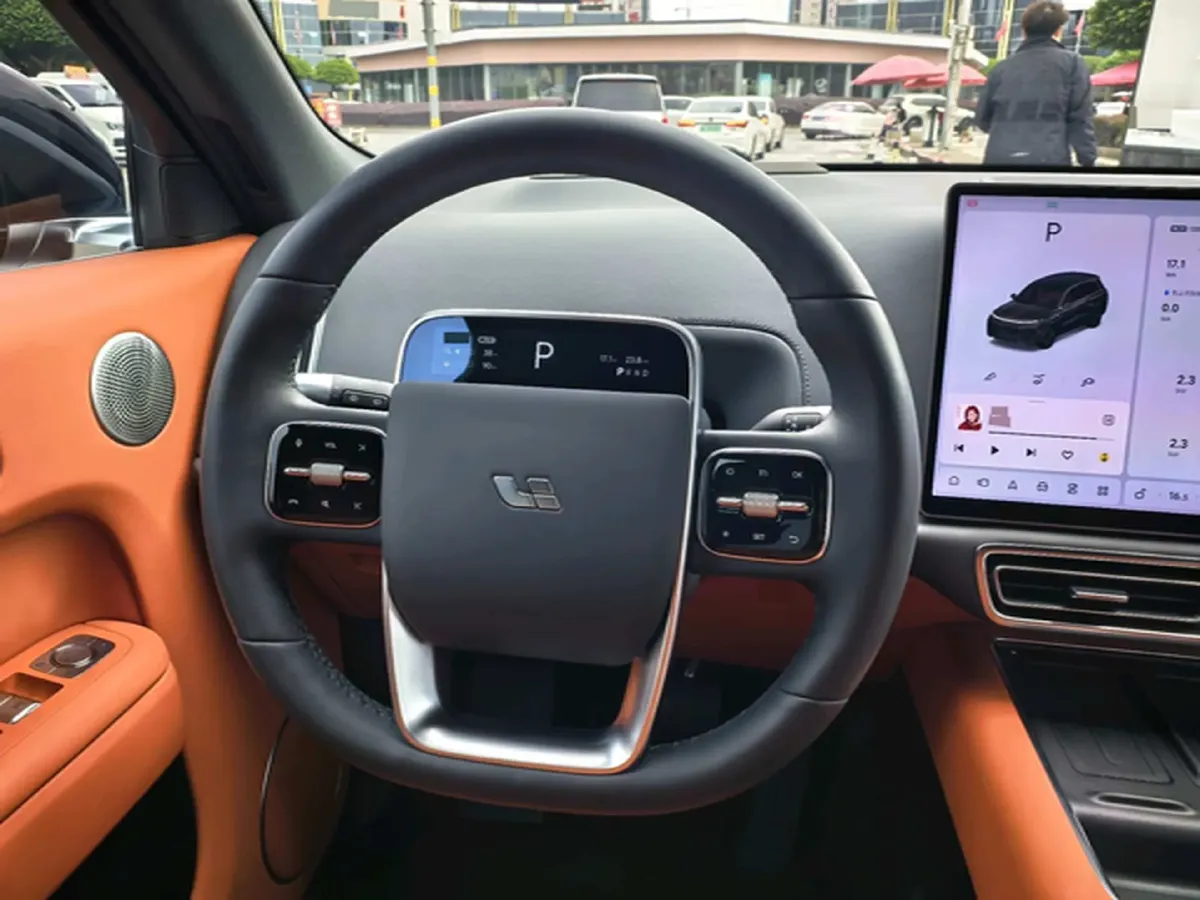 2024 Volvo S60 2.0T 197HP L4 7DCT,autocango,china used car exporter,china ev exporter,chinese used car exporter,chinese used ev exporter