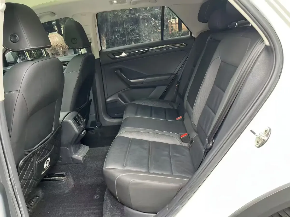 2021 Volkswagen T-Roc 1.4T 150HP L4 7DCT,autocango,china used car exporter,china ev exporter,chinese used car exporter,chinese used ev exporter
