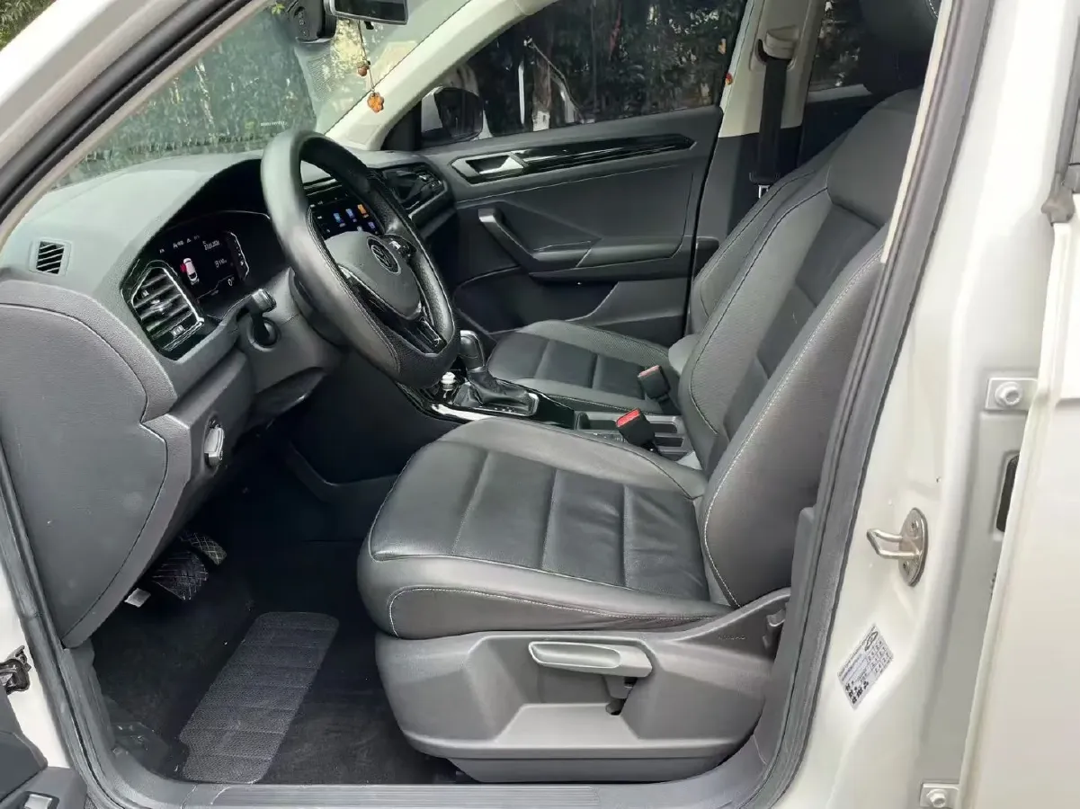 2021 Volkswagen T-Roc 1.4T 150HP L4 7DCT,autocango,china used car exporter,china ev exporter,chinese used car exporter,chinese used ev exporter