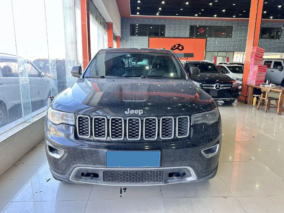 2019 Jeep Grand Cherokee 3.0L 234HP V6 8AT,autocango,china used car exporter,china ev exporter,chinese used car exporter,chinese used ev exporter