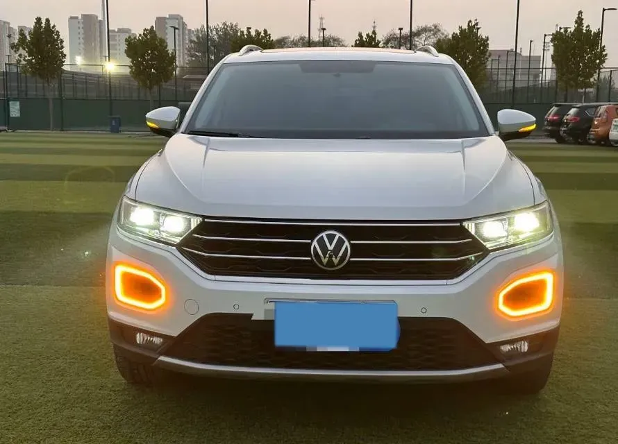 2021 Volkswagen T-Roc 1.4T 150HP L4 7DCT,autocango,china used car exporter,china ev exporter,chinese used car exporter,chinese used ev exporter