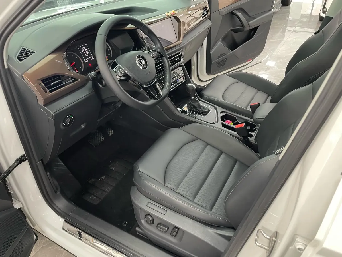 2021 Volkswagen Tharu 1.4T 150HP L4 7DCT,autocango,china used car exporter,china ev exporter,chinese used car exporter,chinese used ev exporter