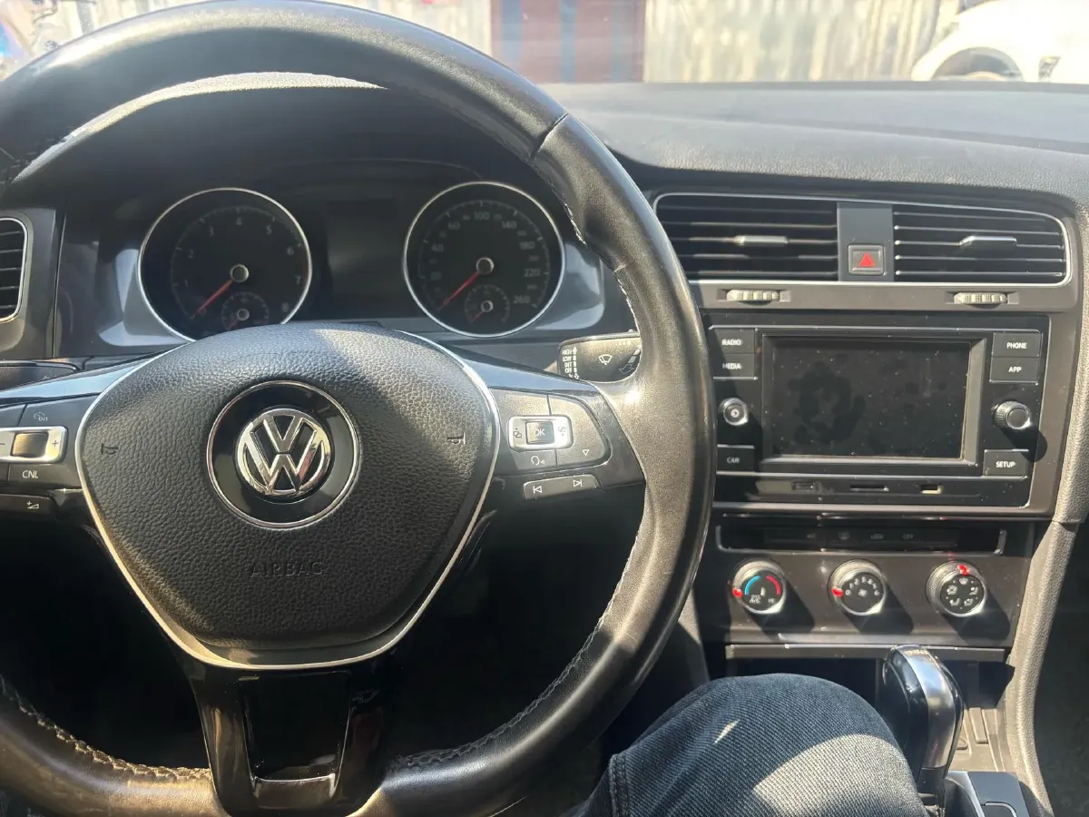 2018 Volkswagen Golf 1.4T 131HP L4 7DCT,autocango,china used car exporter,china ev exporter,chinese used car exporter,chinese used ev exporter