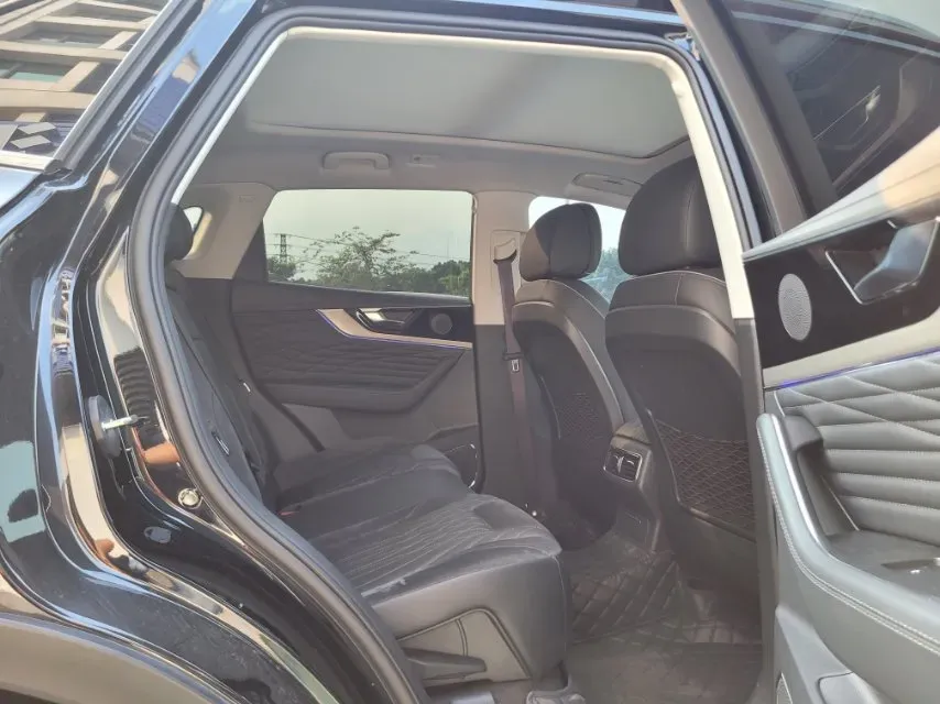 2022 HongQi HS5 2.0T 224HP L4 6AT,autocango,china used car exporter,china ev exporter,chinese used car exporter,chinese used ev exporter