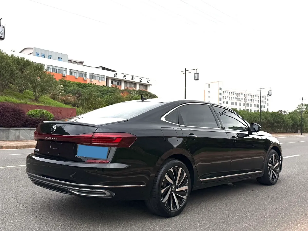 2024 Volkswagen Passat 2.0T 186HP L4 7DCT,autocango,china used car exporter,china ev exporter,chinese used car exporter,chinese used ev exporter