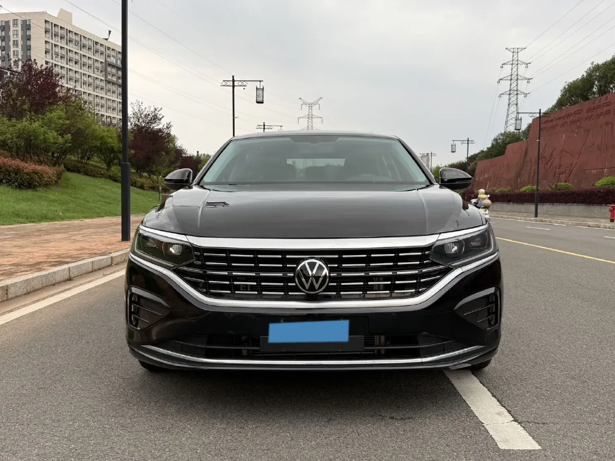 2024 Volkswagen Passat 2.0T 186HP L4 7DCT,autocango,china used car exporter,china ev exporter,chinese used car exporter,chinese used ev exporter