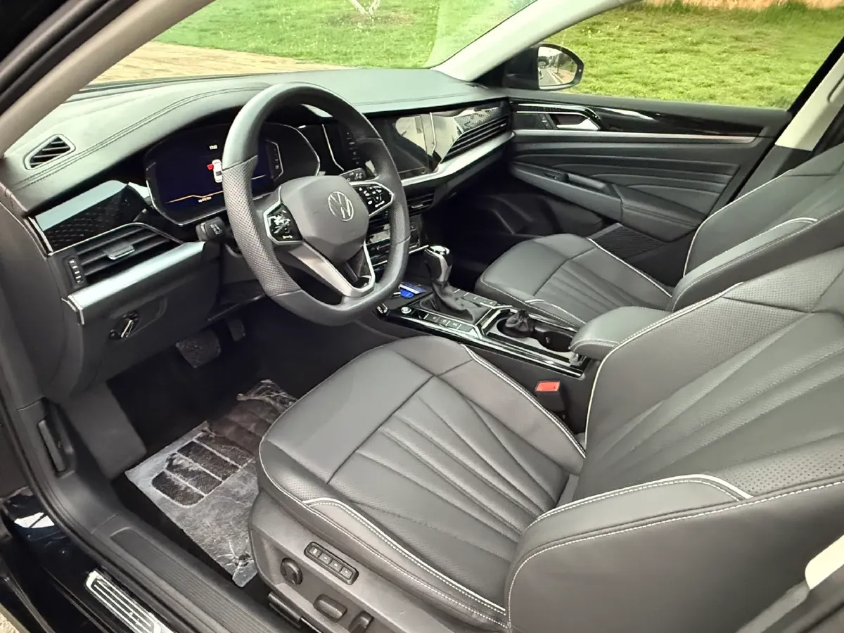 2024 Volkswagen Passat 2.0T 186HP L4 7DCT,autocango,china used car exporter,china ev exporter,chinese used car exporter,chinese used ev exporter