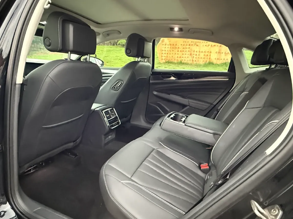 2024 Volkswagen Passat 2.0T 186HP L4 7DCT,autocango,china used car exporter,china ev exporter,chinese used car exporter,chinese used ev exporter