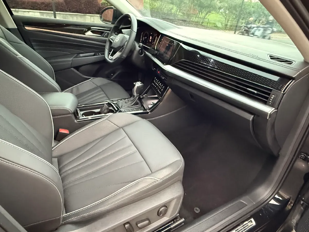 2024 Volkswagen Passat 2.0T 186HP L4 7DCT,autocango,china used car exporter,china ev exporter,chinese used car exporter,chinese used ev exporter