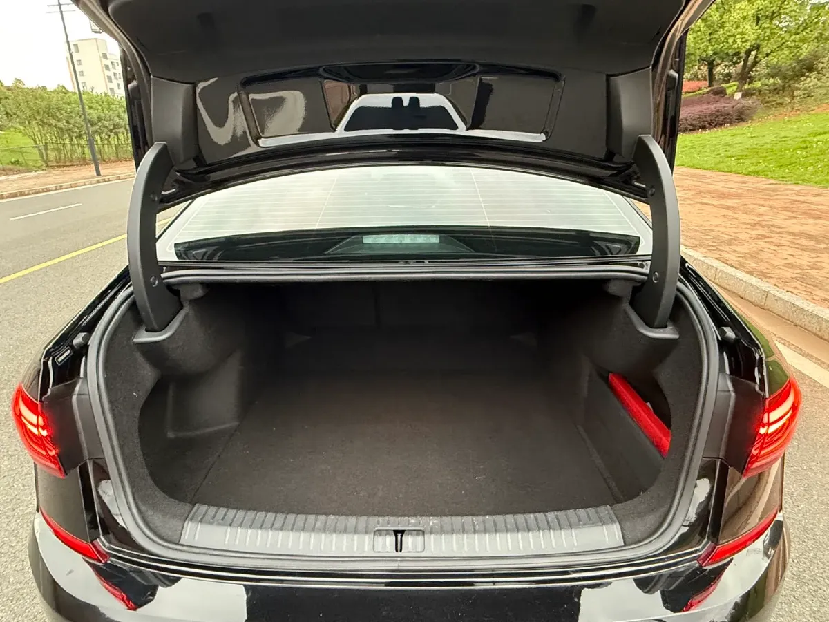 2024 Volkswagen Passat 2.0T 186HP L4 7DCT,autocango,china used car exporter,china ev exporter,chinese used car exporter,chinese used ev exporter