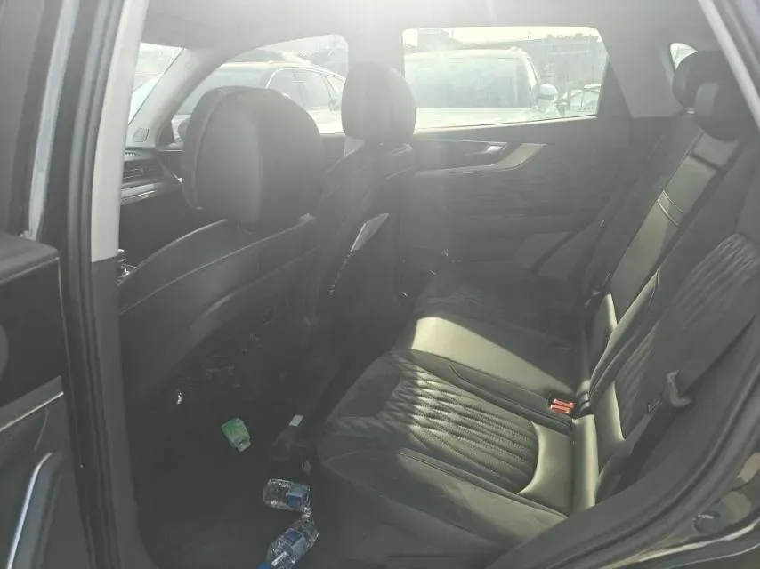 2022 HongQi HS5 2.0T 224HP L4 6AT,autocango,china used car exporter,china ev exporter,chinese used car exporter,chinese used ev exporter