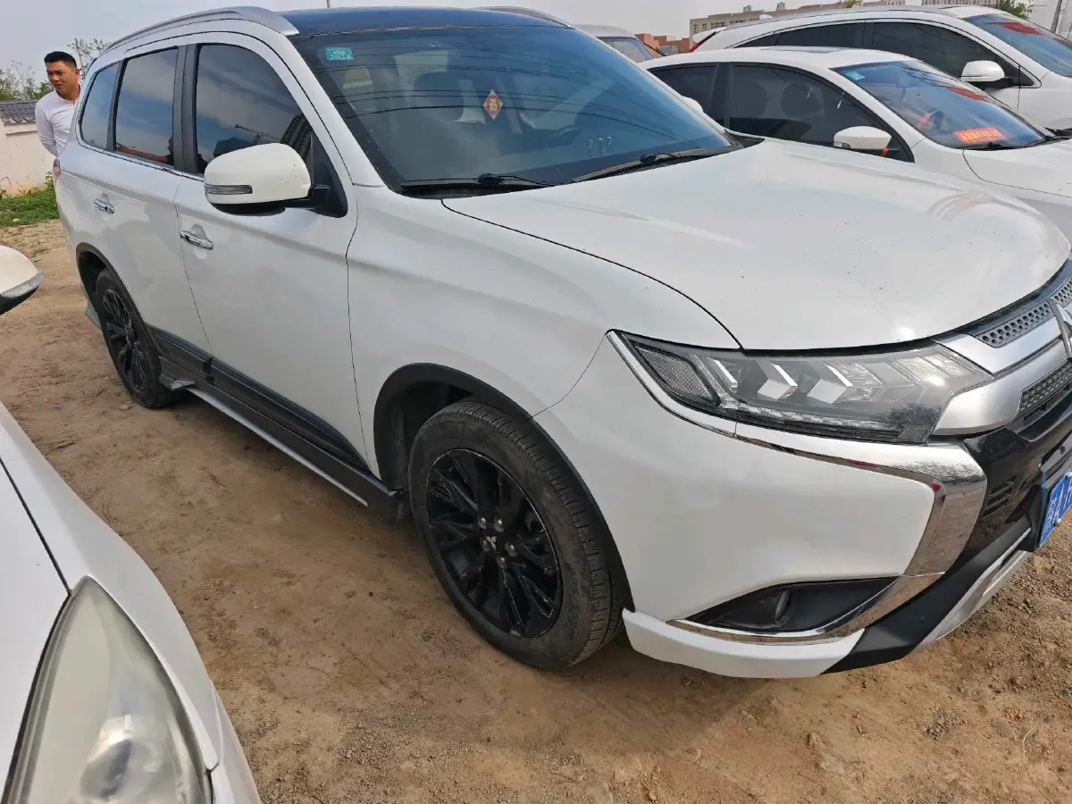 2020 Mitsubishi Outlander 2.4L 192HP L4 CVT,autocango,china used car exporter,china ev exporter,chinese used car exporter,chinese used ev exporter