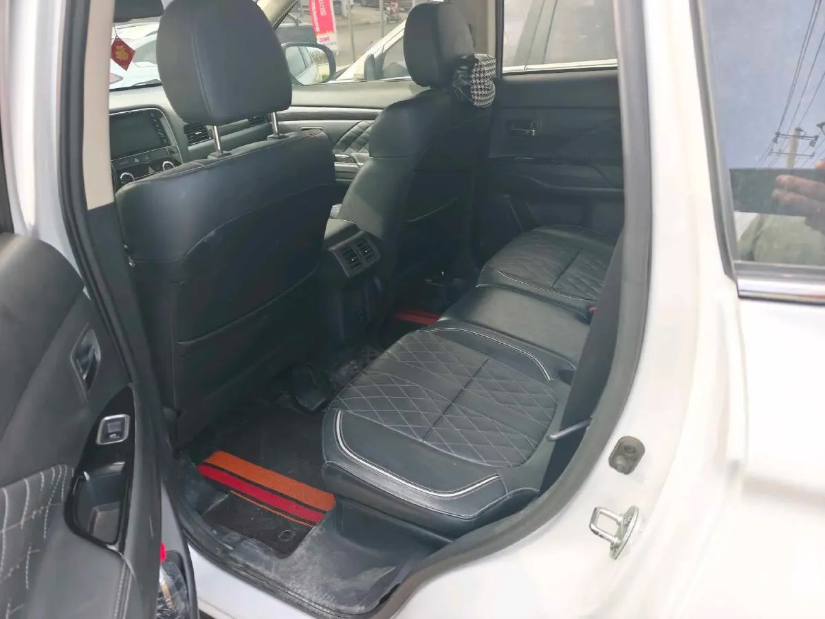 2020 Mitsubishi Outlander 2.4L 192HP L4 CVT,autocango,china used car exporter,china ev exporter,chinese used car exporter,chinese used ev exporter