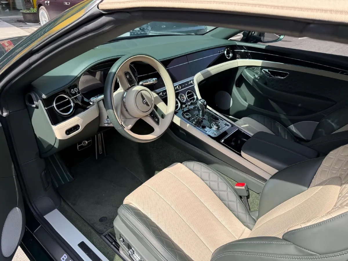 2022 Bentley Continental 4.0T 549HP V8 8DCT,autocango,china used car exporter,china ev exporter,chinese used car exporter,chinese used ev exporter
