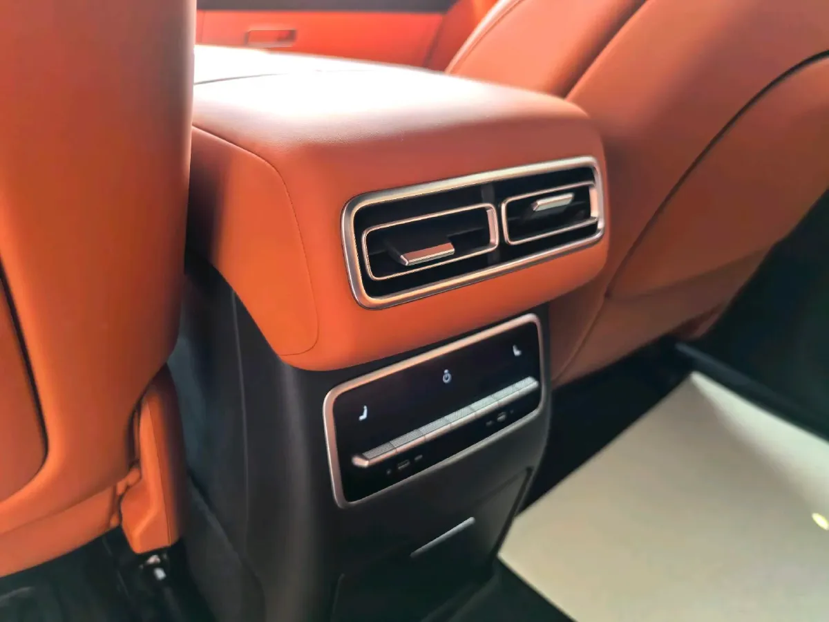 2023 Li L7 Range Extended 154HP REEV 40.9KWH,autocango,china used car exporter,china ev exporter,chinese used car exporter,chinese used ev exporter