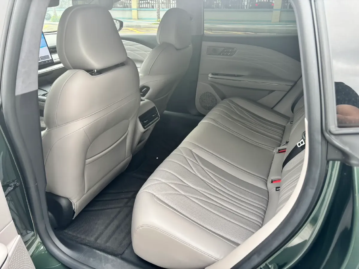 2025 Geely Galaxy Starshine 8 1.5T 163HP L4 3DHT PHEV 27.69KWH,autocango,china used car exporter,china ev exporter,chinese used car exporter,chinese used ev exporter
