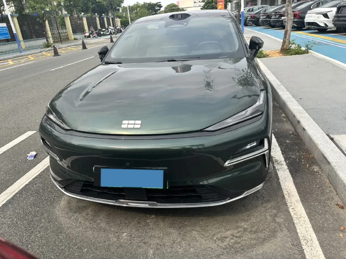 2025 Geely Galaxy Starshine 8 1.5T 163HP L4 3DHT PHEV 27.69KWH,autocango,china used car exporter,china ev exporter,chinese used car exporter,chinese used ev exporter