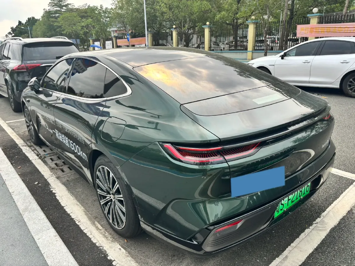 2025 Geely Galaxy Starshine 8 1.5T 163HP L4 3DHT PHEV 27.69KWH,autocango,china used car exporter,china ev exporter,chinese used car exporter,chinese used ev exporter