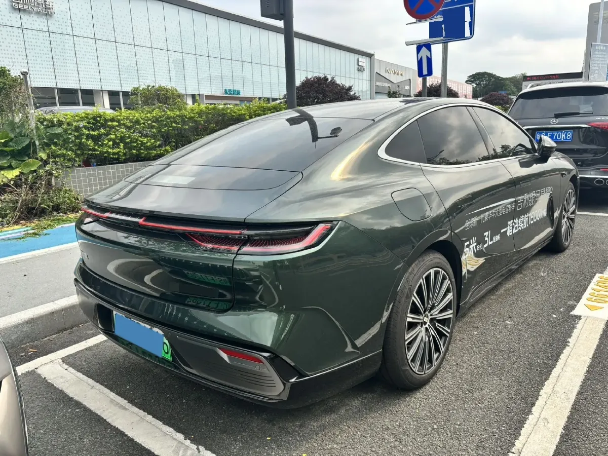 2025 Geely Galaxy Starshine 8 1.5T 163HP L4 3DHT PHEV 27.69KWH,autocango,china used car exporter,china ev exporter,chinese used car exporter,chinese used ev exporter