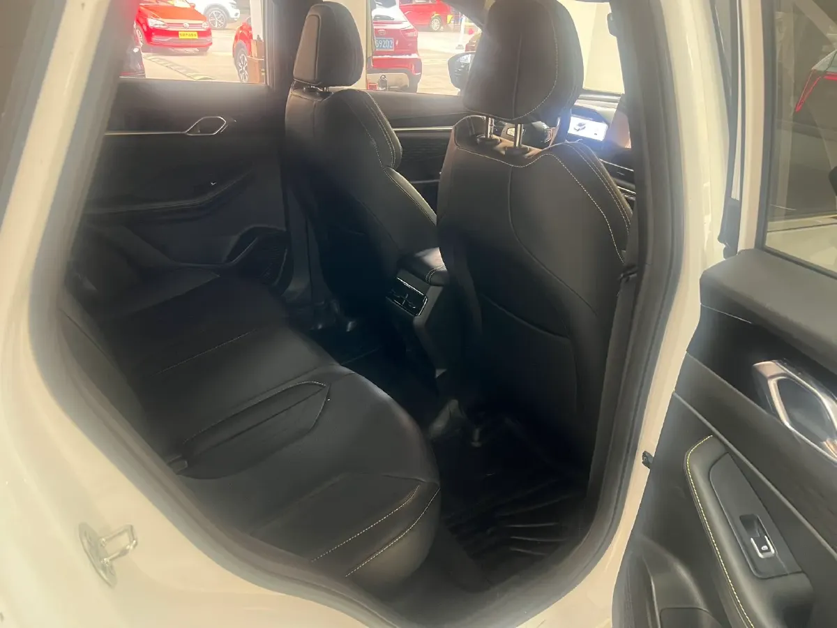 2025 Geely Coolray 1.5T 181HP L4 7DCT,autocango,china used car exporter,china ev exporter,chinese used car exporter,chinese used ev exporter