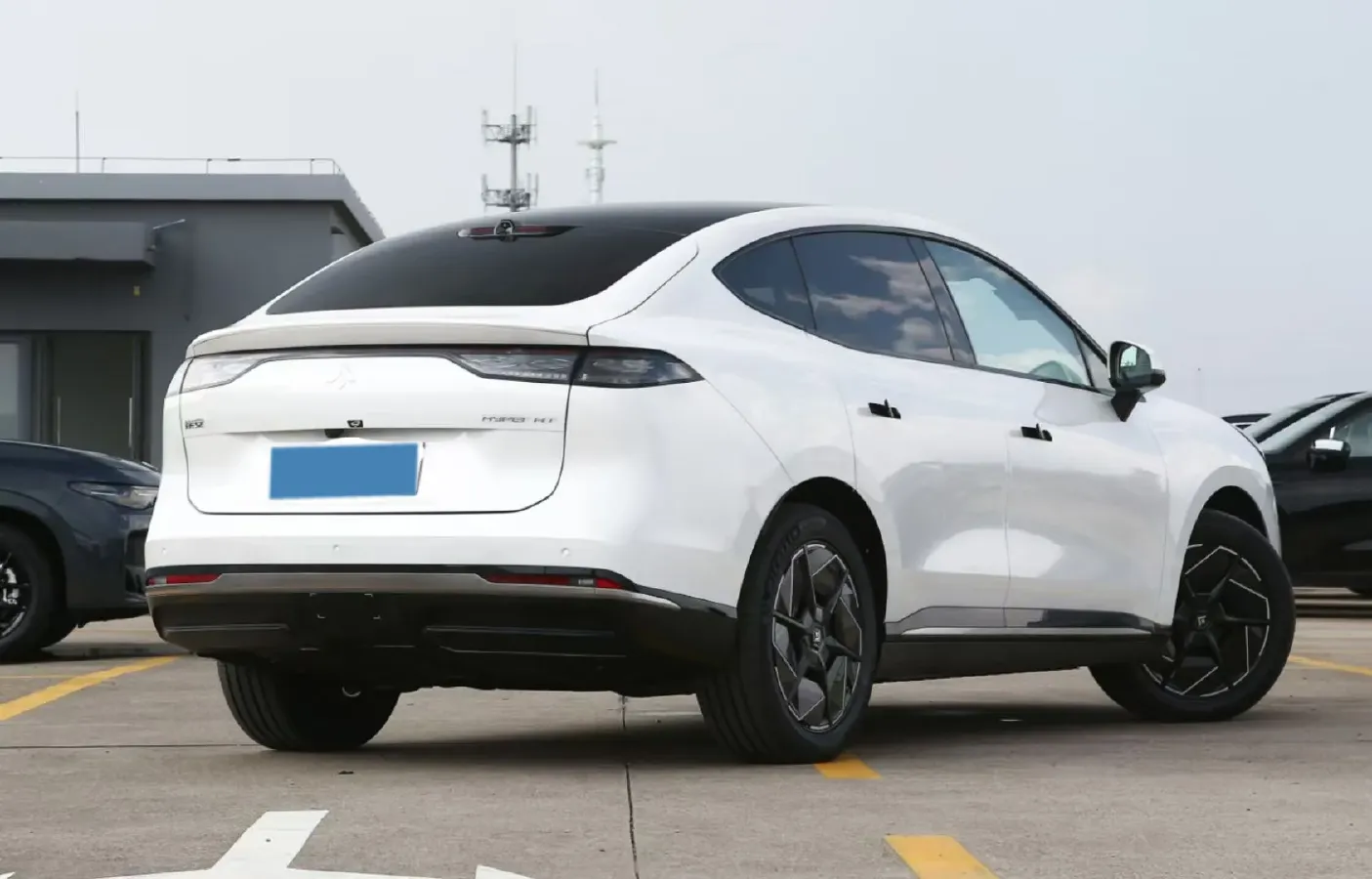 2023 HYPTEC HT BEV 80KWH,autocango,china used car exporter,china ev exporter,chinese used car exporter,chinese used ev exporter
