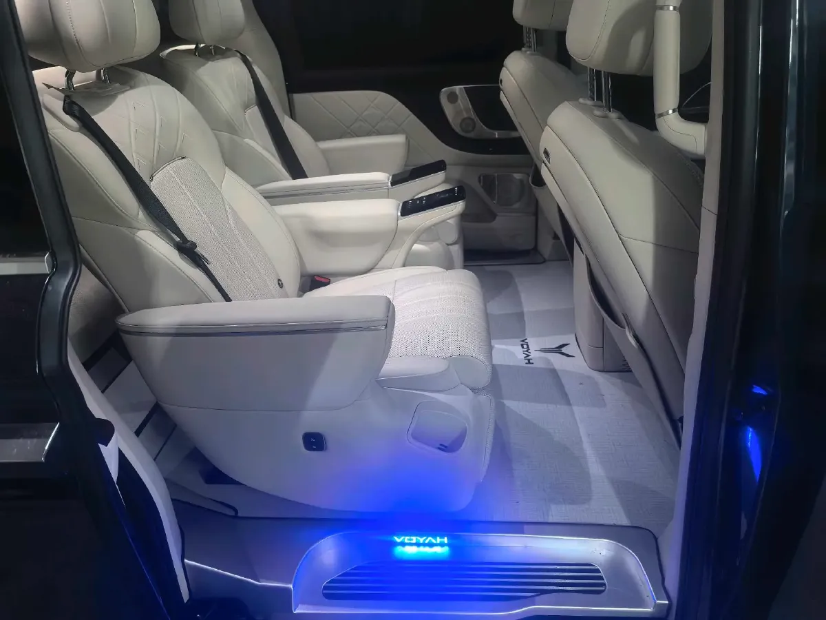 2026 Voyah Dream 1.5T 150HP L4 PHEV,autocango,china used car exporter,china ev exporter,chinese used car exporter,chinese used ev exporter