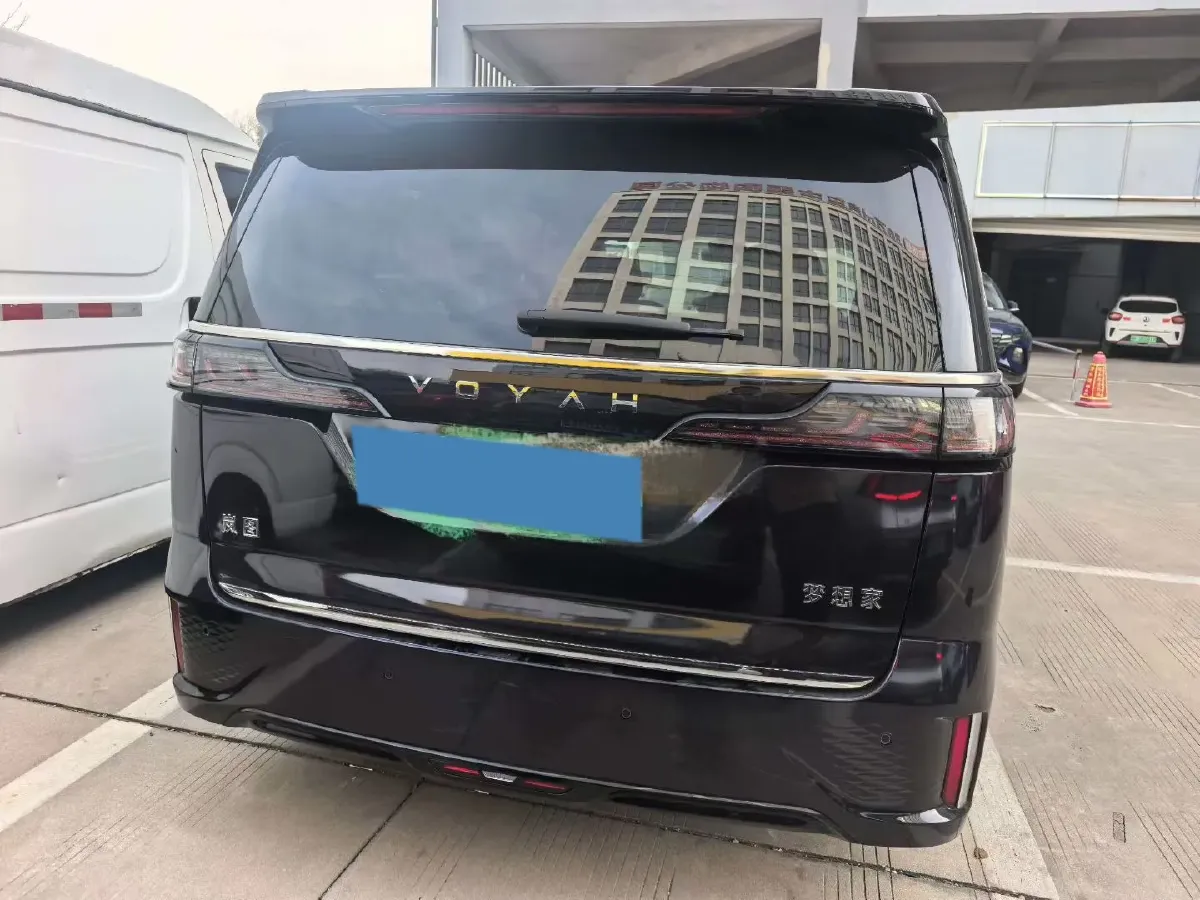 2026 Voyah Dream 1.5T 150HP L4 PHEV,autocango,china used car exporter,china ev exporter,chinese used car exporter,chinese used ev exporter