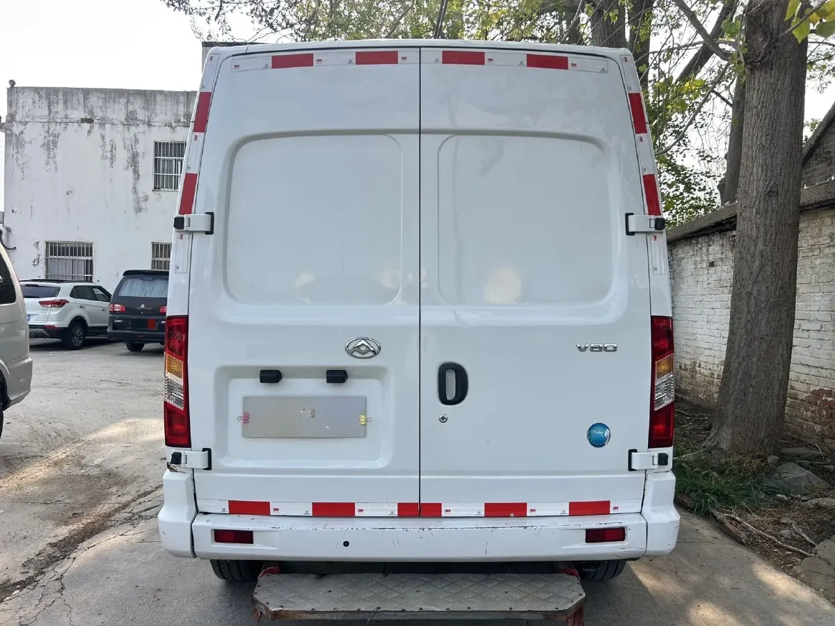 2021 MAXUS XinTu V80 2.0T 139HP L4 6MT,autocango,china used car exporter,china ev exporter,chinese used car exporter,chinese used ev exporter