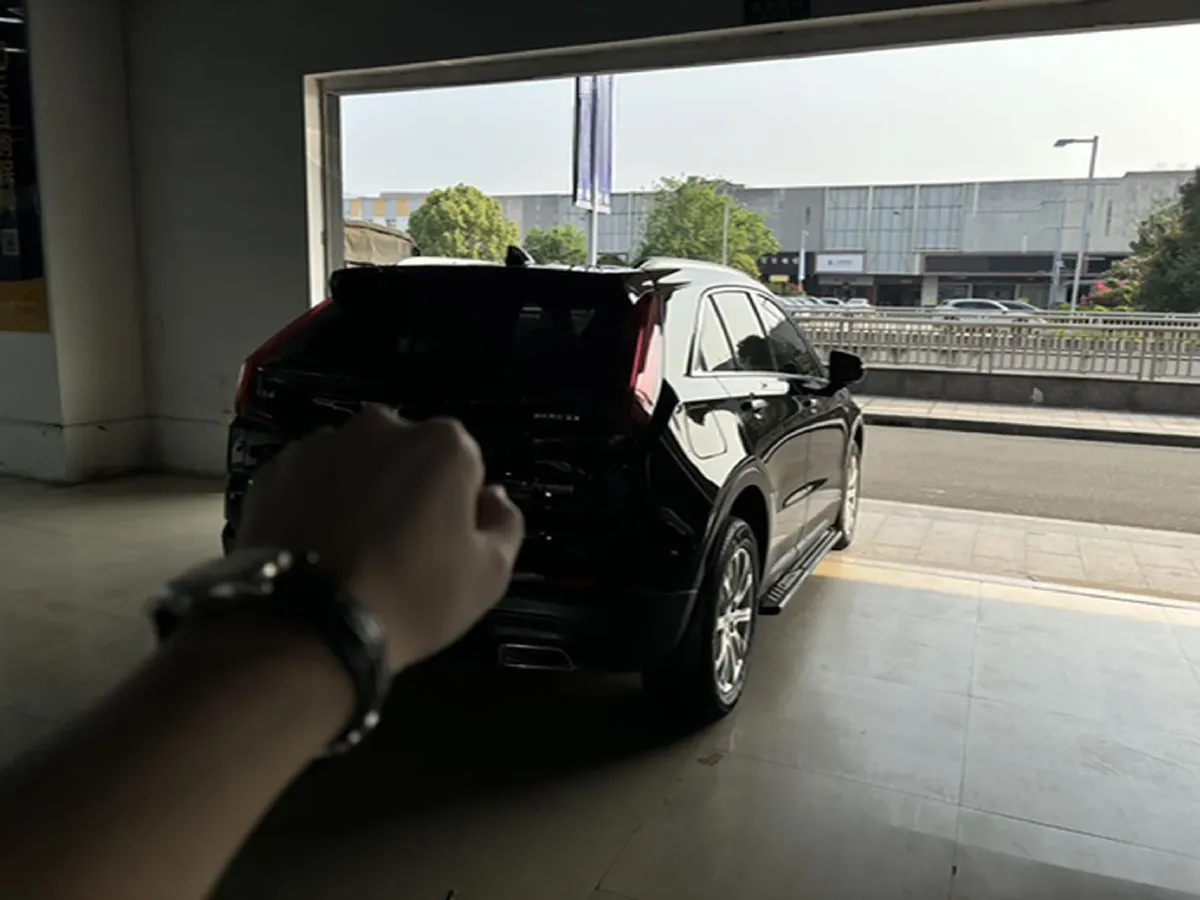 2021 Cadillac XT4 2.0T 237HP L4 9AT,autocango,china used car exporter,china ev exporter,chinese used car exporter,chinese used ev exporter