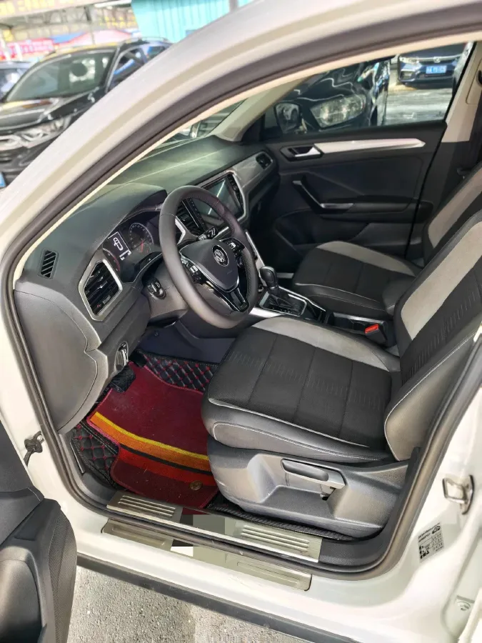 2020 Volkswagen T-Roc 1.4T 131HP L4 7DCT,autocango,china used car exporter,china ev exporter,chinese used car exporter,chinese used ev exporter