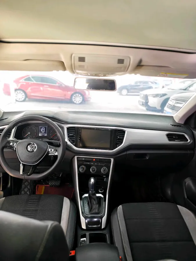 2020 Volkswagen T-Roc 1.4T 131HP L4 7DCT,autocango,china used car exporter,china ev exporter,chinese used car exporter,chinese used ev exporter