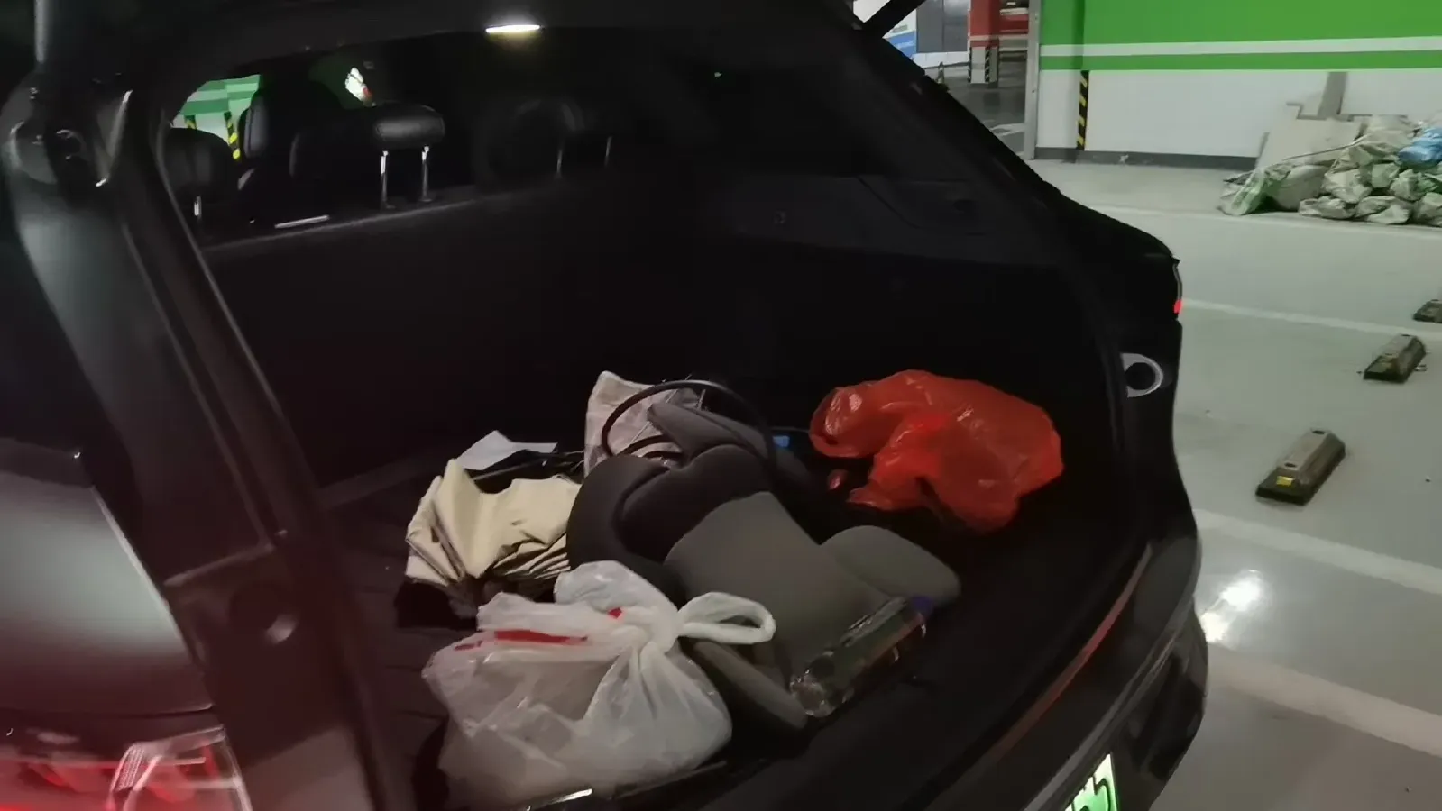 2025 Voyah FREE 1.5T 150HP L4 REEV 43KWH,autocango,china used car exporter,china ev exporter,chinese used car exporter,chinese used ev exporter