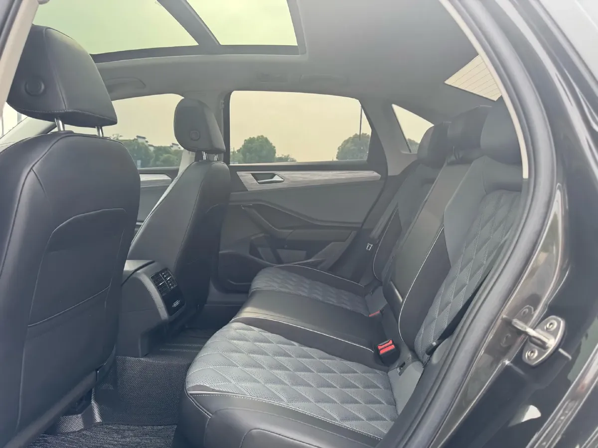 2023 Volkswagen Sagitar 1.5T 160HP L4 7DCT,autocango,china used car exporter,china ev exporter,chinese used car exporter,chinese used ev exporter